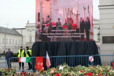 Warszawa - 15 04 2010 - pożegnanie prezydenta RP_21