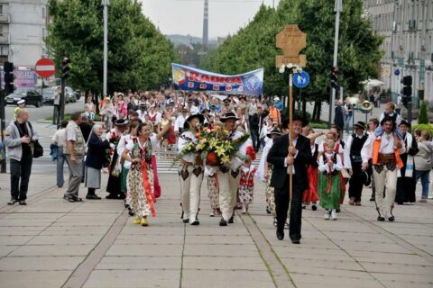 XXIX Pielgrzymka - wejście do Częstochowy_7