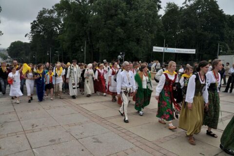 XXIX Pielgrzymka - wejście do Częstochowy_35