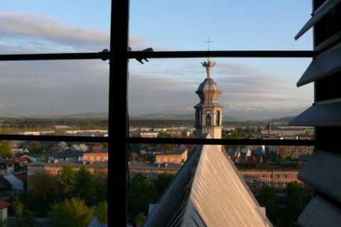 Widok z wieży kościoła NSPJ w Nowym Targu _2
