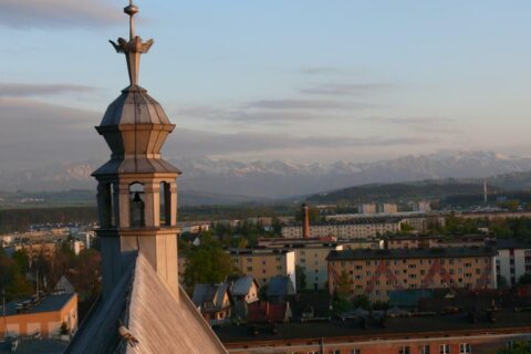 Widok z wieży kościoła NSPJ w Nowym Targu _9