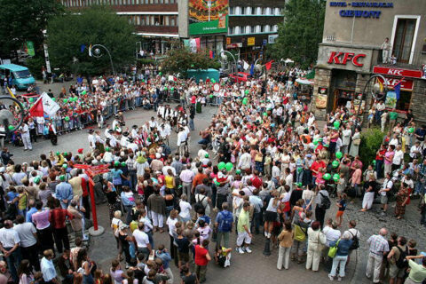 Korowód w centrum miasta