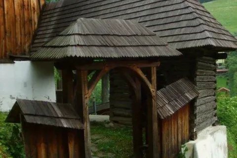 Dreveny kostolik Lestiny
