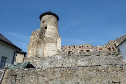ruiny zamku w Starej Lubowli