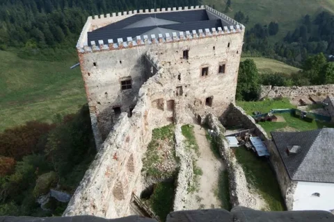 zamek w Starej Lubowli
