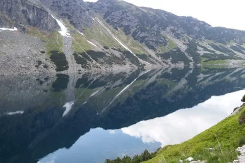 grań Małego Kościelca w Czarnym Stawie Gąsienicowym