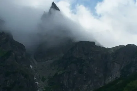 Mnich w szaliku