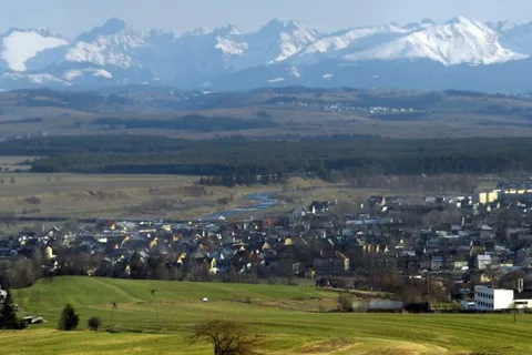 Panorama Tatr i Nowego Targu