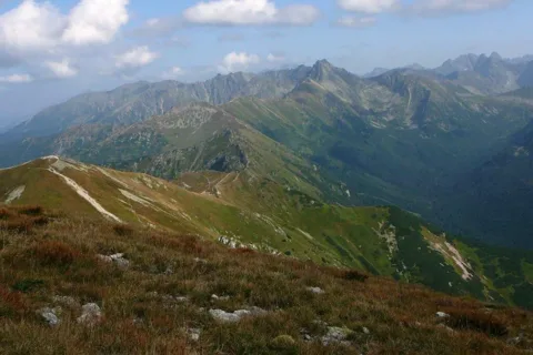Widok z Czerwonych Wierchów na Tatry Polskie i Słowackie