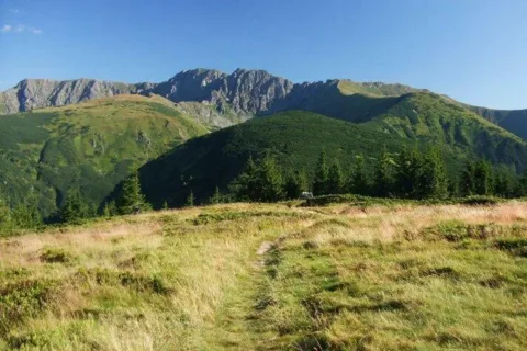 Stiavnica Dumbier Krupova hola Kralov stol ponad Ludarovu holu a Prasivu z Tanecnice