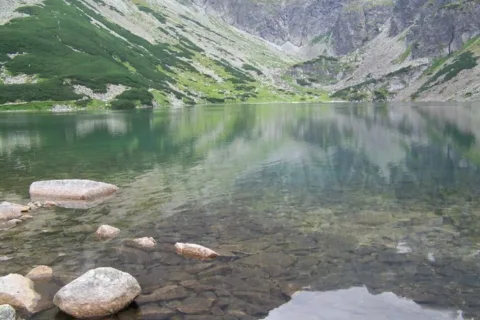 czarny staw gąsienicowy