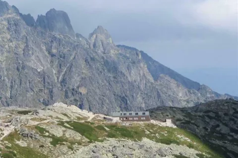 Zbojnica Chata w Dolinie Starolesniej