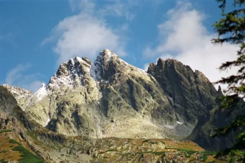 Wysoka i Smoczy Szczyt - widok z nad Popradzkiego Stawu