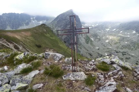 góra z krzyżem