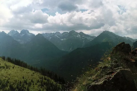 Szczyty nad Doliną Rybiego Potoku