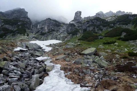 formacje skalne w grani Miedzianego