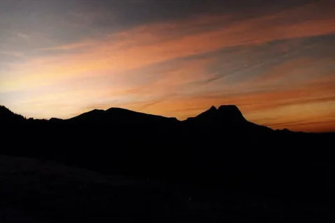 Giewont o zmroku