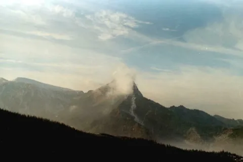 Giewont w chmurach