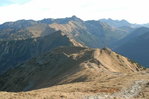 CZERWONE WIERCHY-WIDOK NA TATRY WYSOKIE