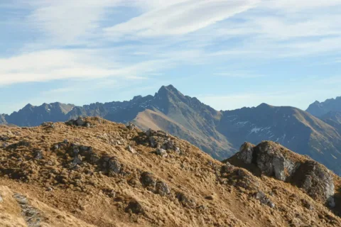 WIDOK Z CZERWONYCH NA ŚWINICE
