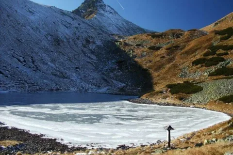 Nizna Jamnicka kotlina Nizne Jamnicke pleso Vysne Jamnicke Stupy Ostry Rohac