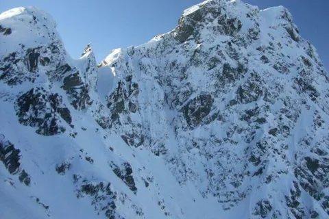 Vysna Lucna kopka Nizna Banikovska strbina a Banikovska ihla Banikov
