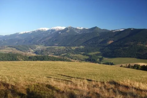 Podtatranska brazda Hutianska kotlina Zapadne Tatry Holica z uboce Polianok