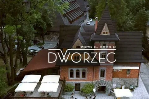 Sierpniowe koncerty w Dworcu