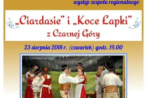 Występ zespołów regionalnych "Ciardasie" i "Koce Łapki"