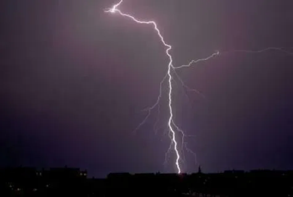 Jak postępować w czasie burzy