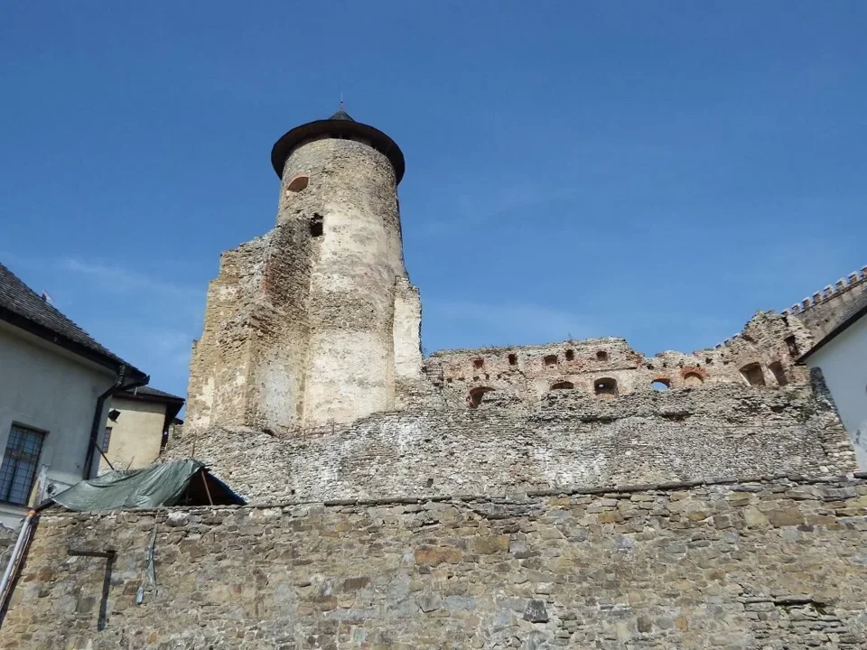 ruiny zamku w Starej Lubowli