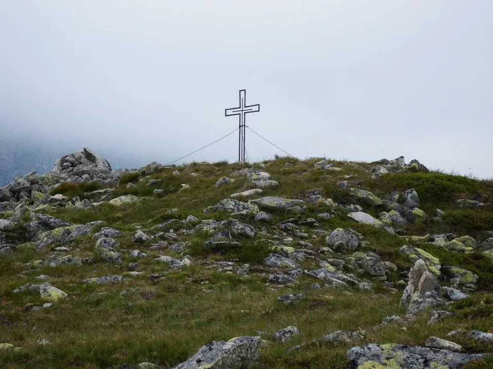 góra z krzyżem