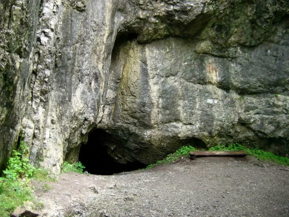 Jaskinia Dziura