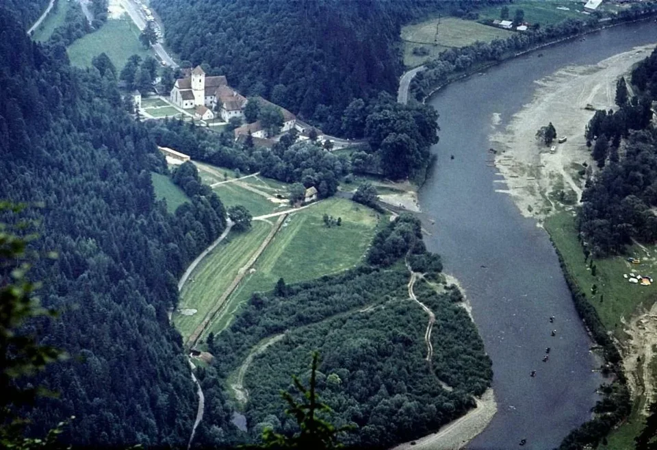 Widok z Okrąglicy na Dunajec i Czerwony Klasztor