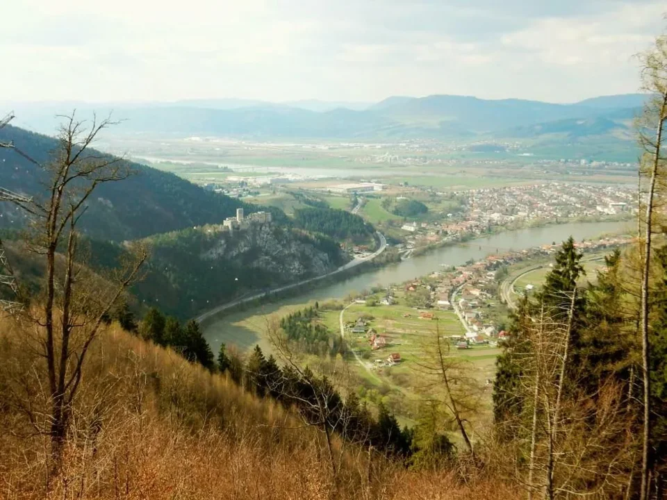 Hrad Strecno Vah pod Strecnom Strecno Zilinska kotlina Kysucka vrchovina