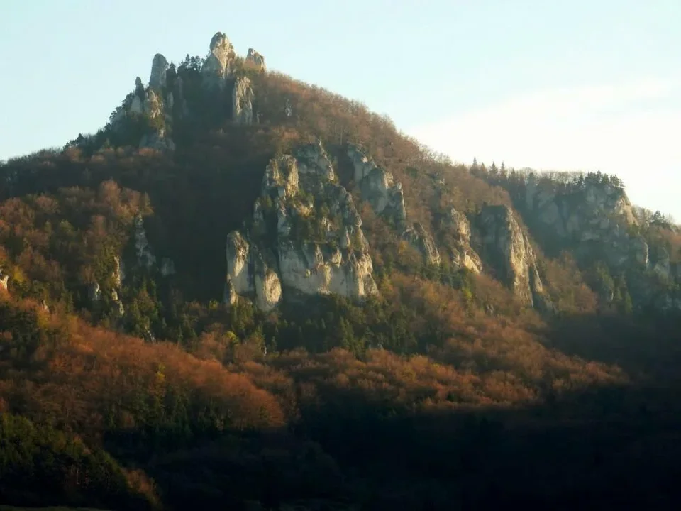 Brada 816 m Prirodna rezervacia Sulovske skaly