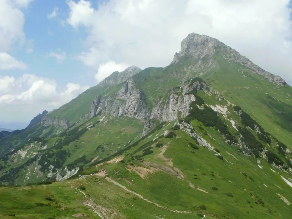 Widok na Hawrań (2152m n.p.m.) i Płaczliwą Skałę (2142m n.p.m.)