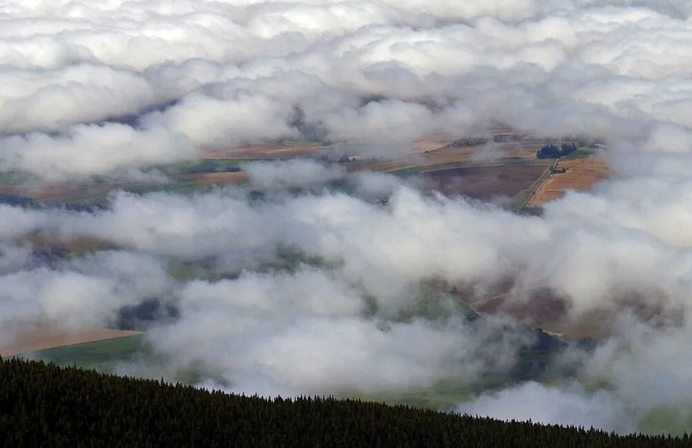 Tatry Zachodnie. Ponad doliną