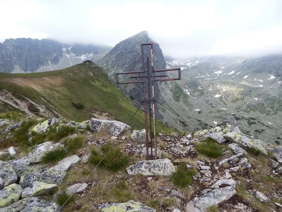 góra z krzyżem