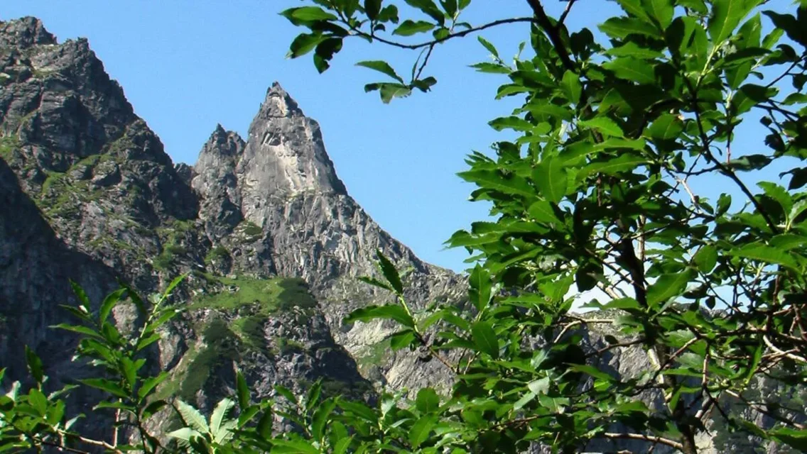 Mnich nad Morskim Okiem (1)