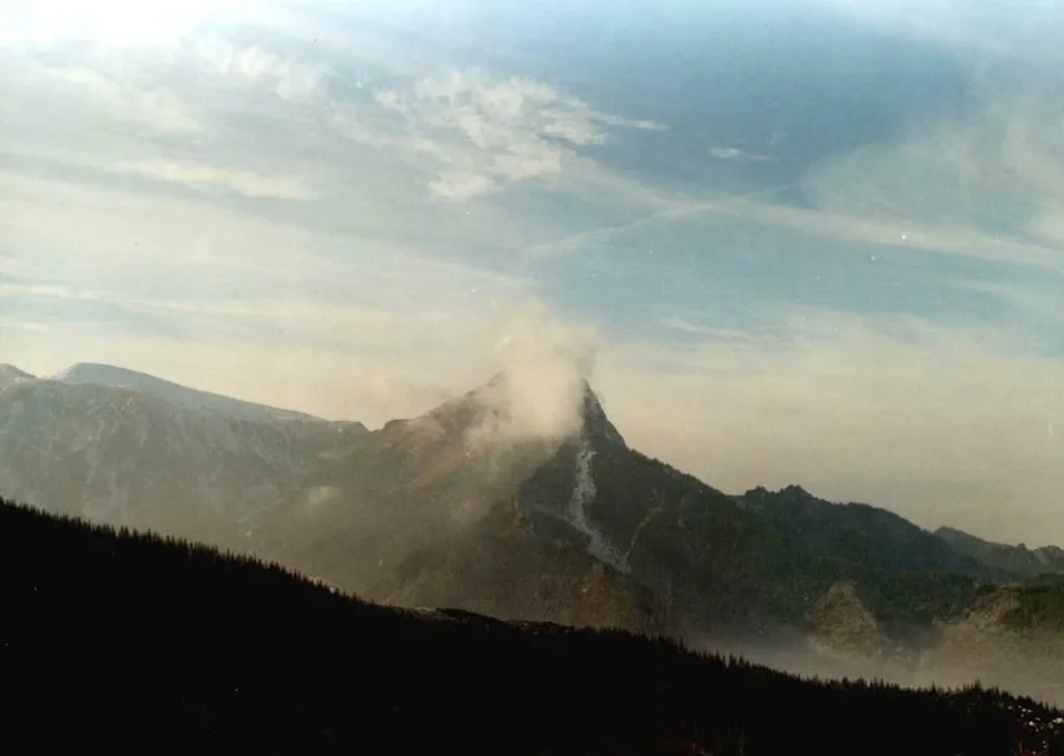 Giewont w chmurach
