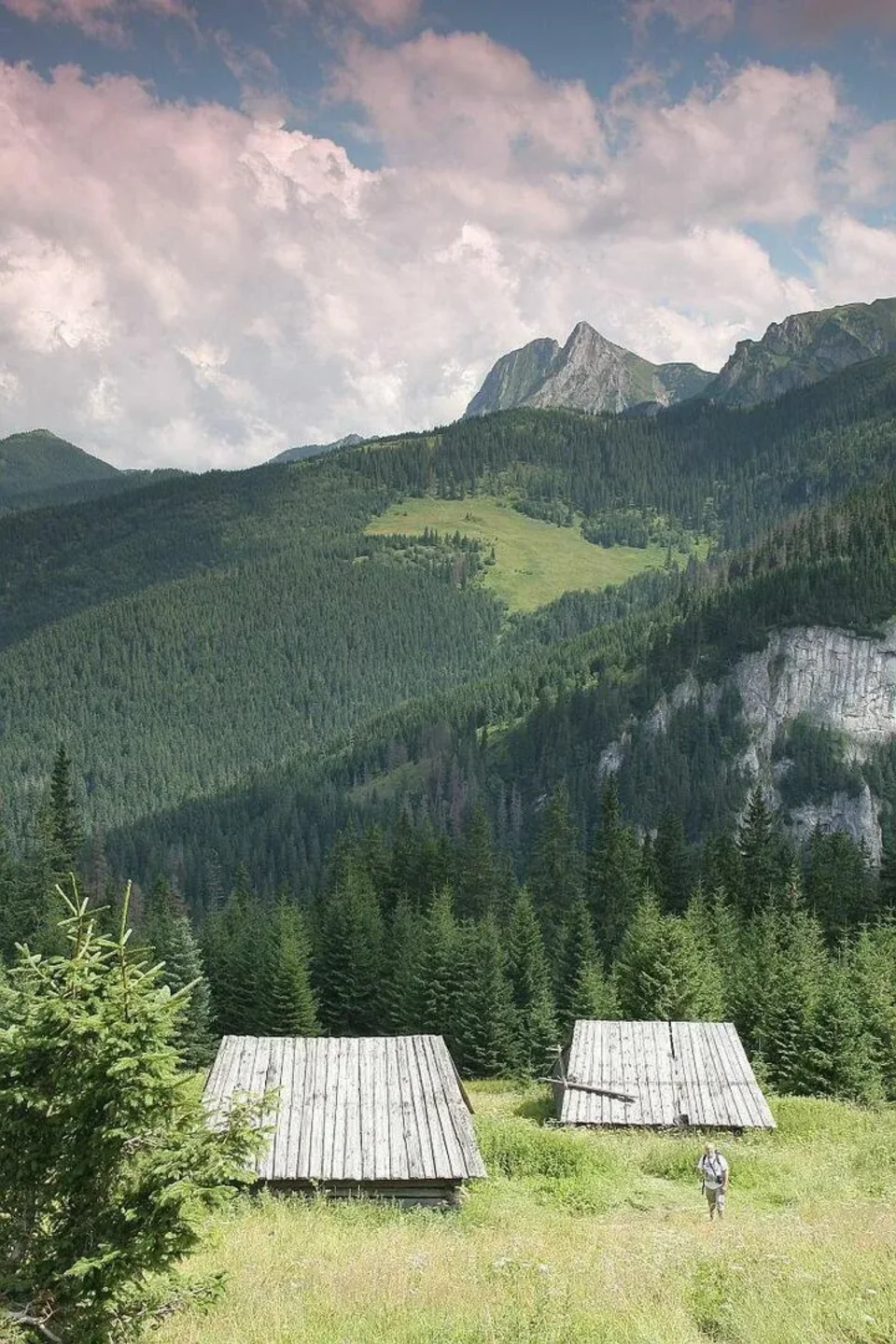 Szałasy i Giewont ze Stołów