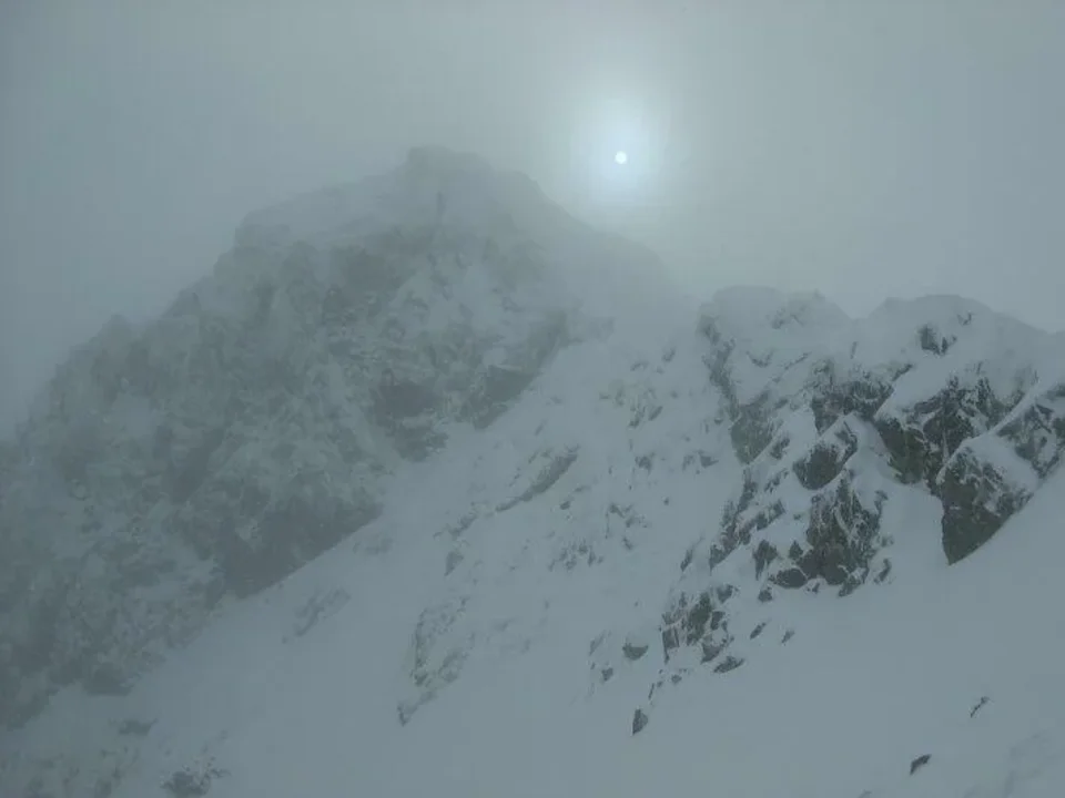 Prislop vrcholova stienka nad Prislopnou lavkou