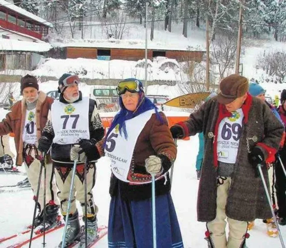 Górale na nartach