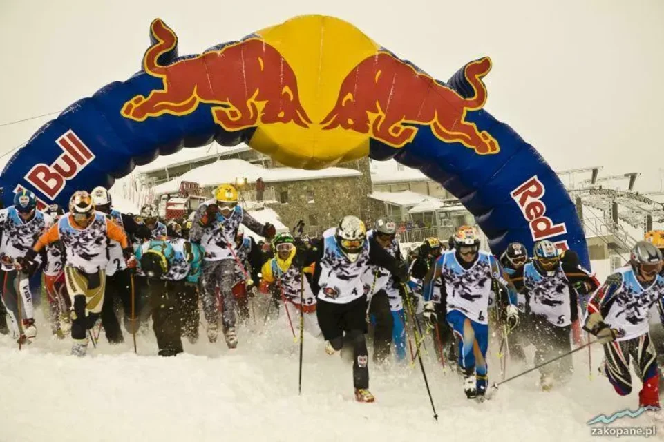 Masowy wyścig na kultowej trasie powraca na Kasprowy. Red Bull Zjazd na Krechę