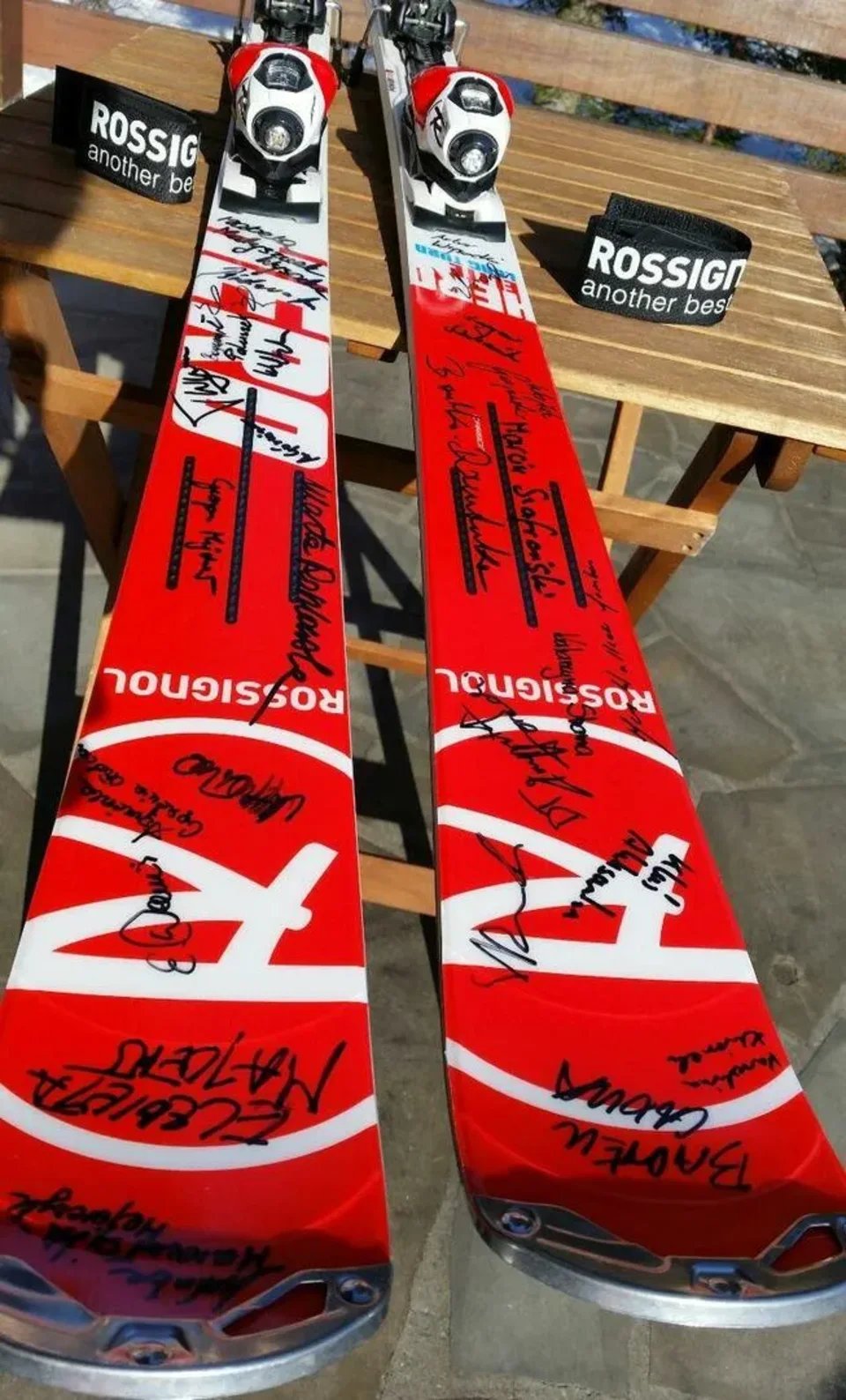 Fundacja HANDICAP zlicytuje narty z autografami alpejczyków