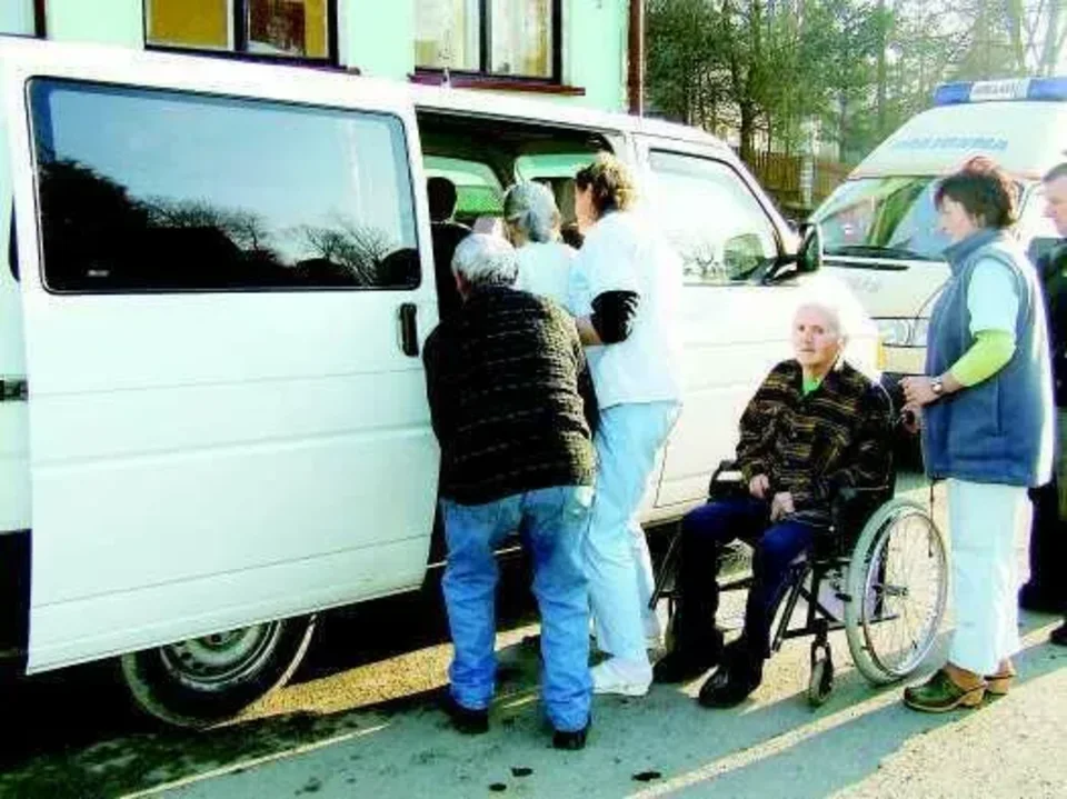 Seniorzy bez domów
