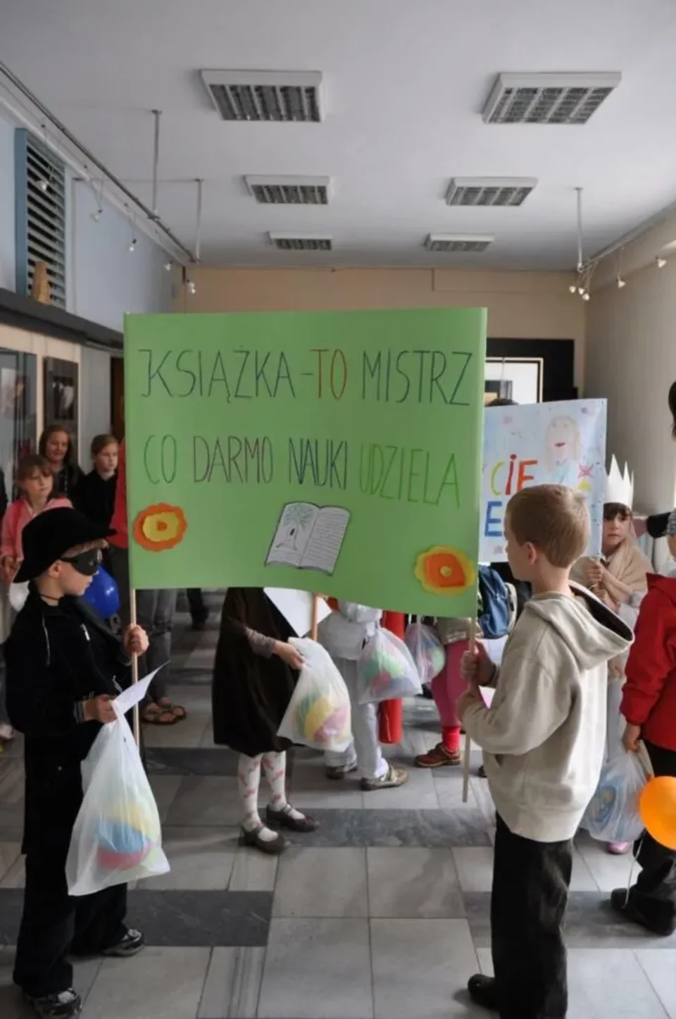 Cała Piątka czyta dzieciom!