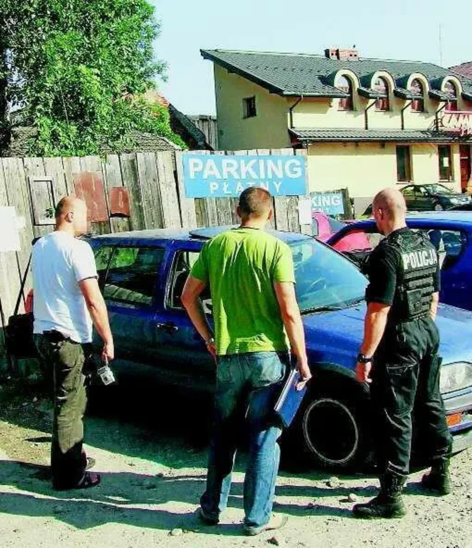 Poszli na zakupy zapomnieli o psie