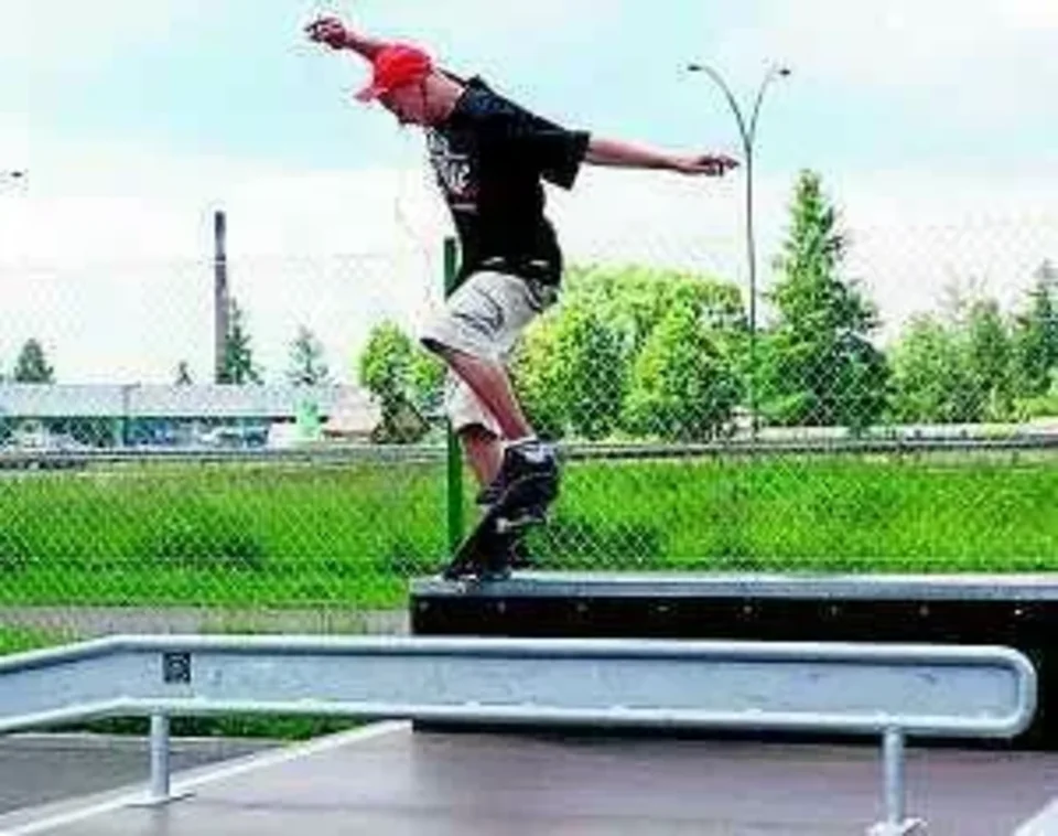 Deskorolkowcy opanują skatepark
